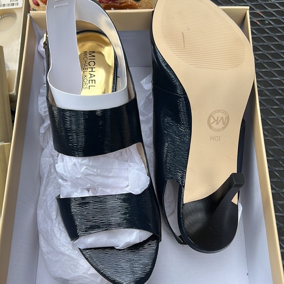 Michael Michael Kors, Rochelle Sling-Back Patent-leather Sandal, Blue, 10 - Picture 2 of 3